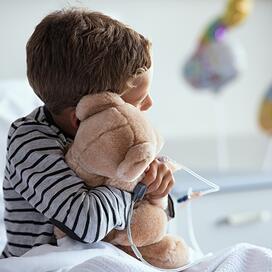 Soutenir votre enfant pendant les interventions médicales - Hôpital de Montréal pour enfants